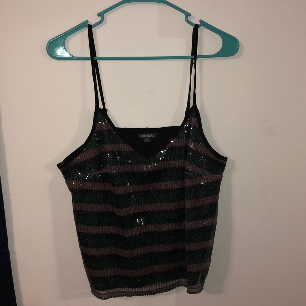 WILD FABLE GREEN SPARKLE TOP (NEVER WORN)